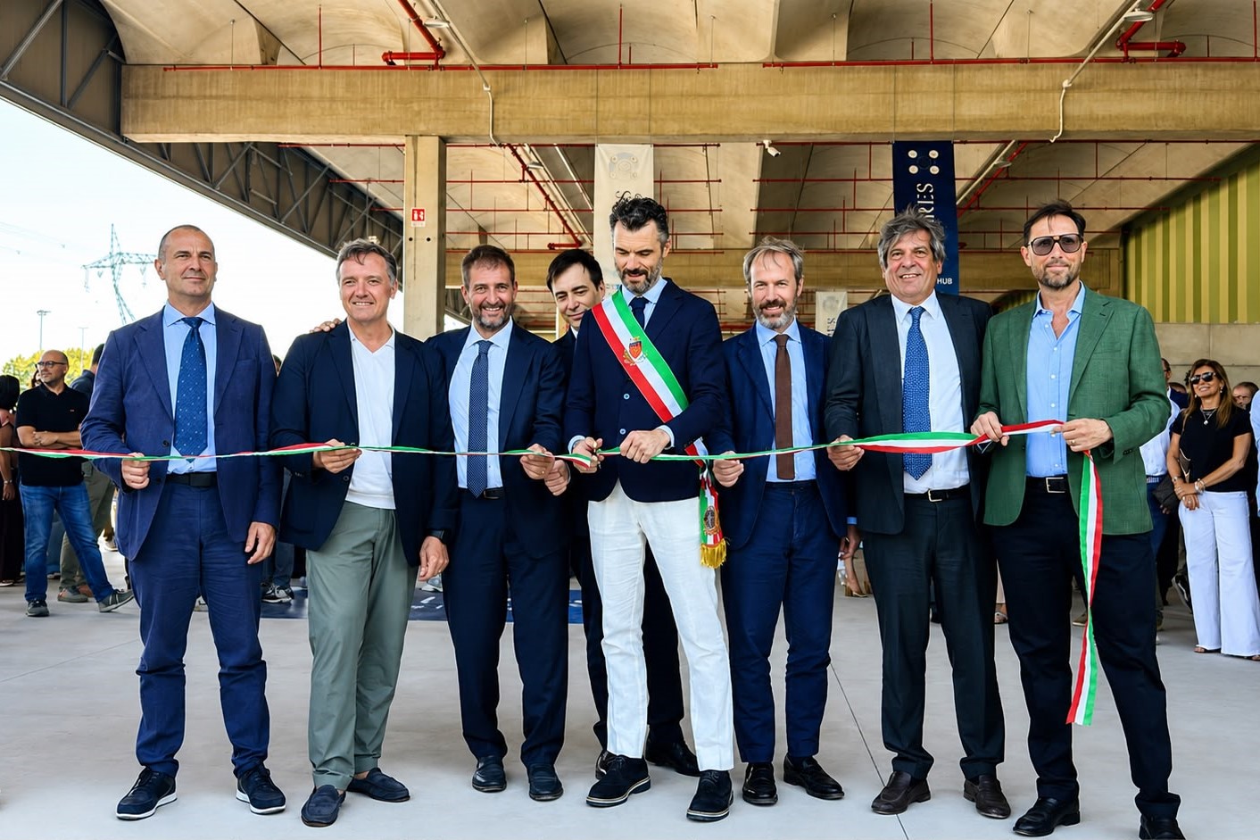 hub taglio nastro
